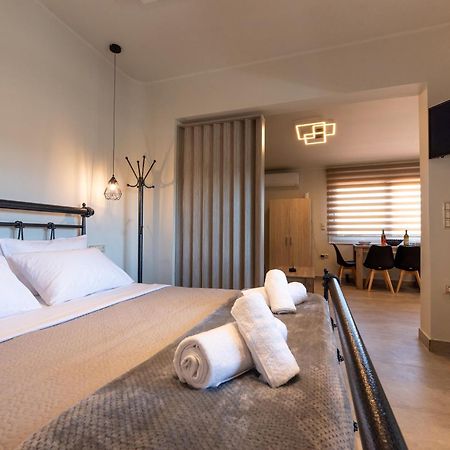 Demi'S Apartments Near Athen'S Airport アルテミダ エクステリア 写真