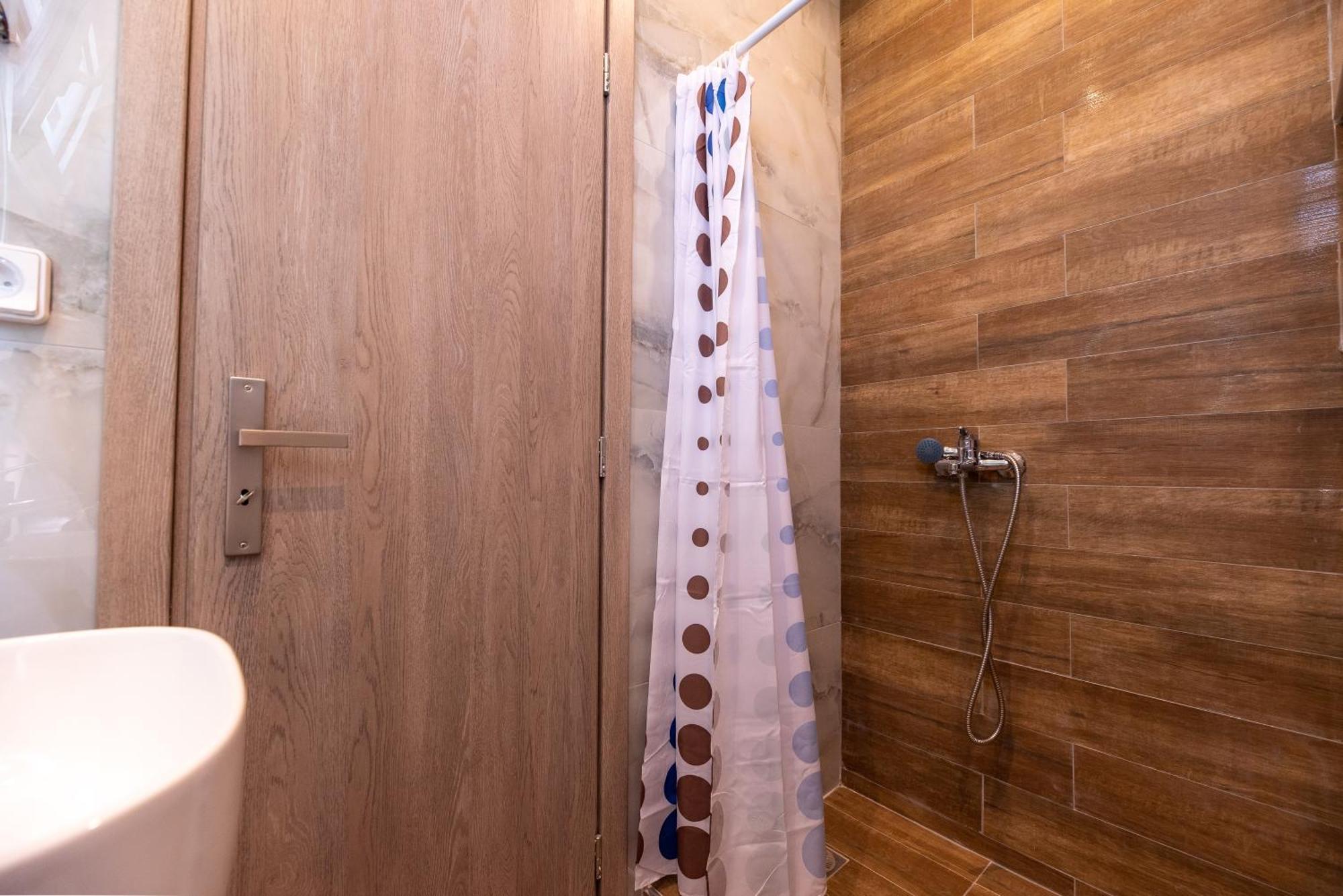 Demi'S Apartments Near Athen'S Airport アルテミダ エクステリア 写真