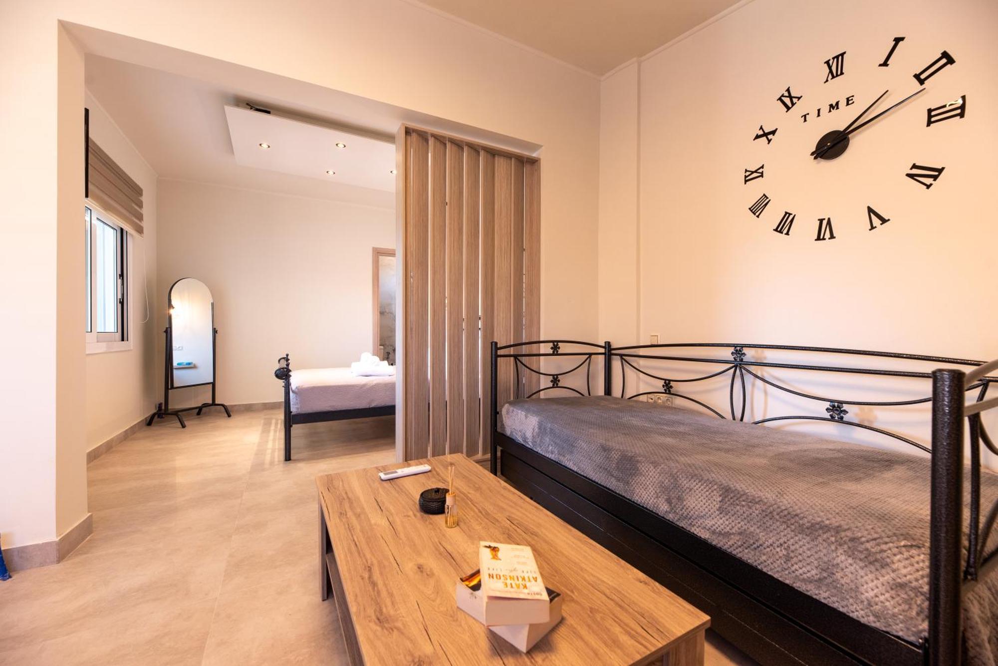 Demi'S Apartments Near Athen'S Airport アルテミダ エクステリア 写真