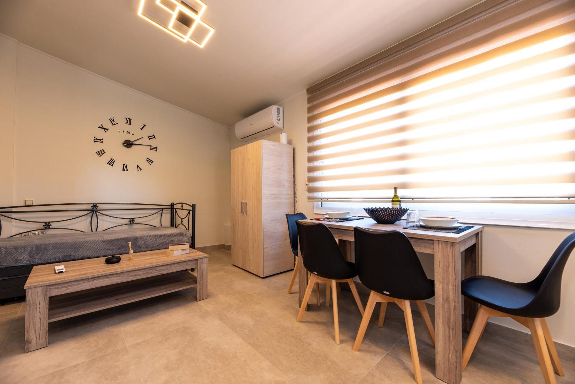 Demi'S Apartments Near Athen'S Airport アルテミダ エクステリア 写真
