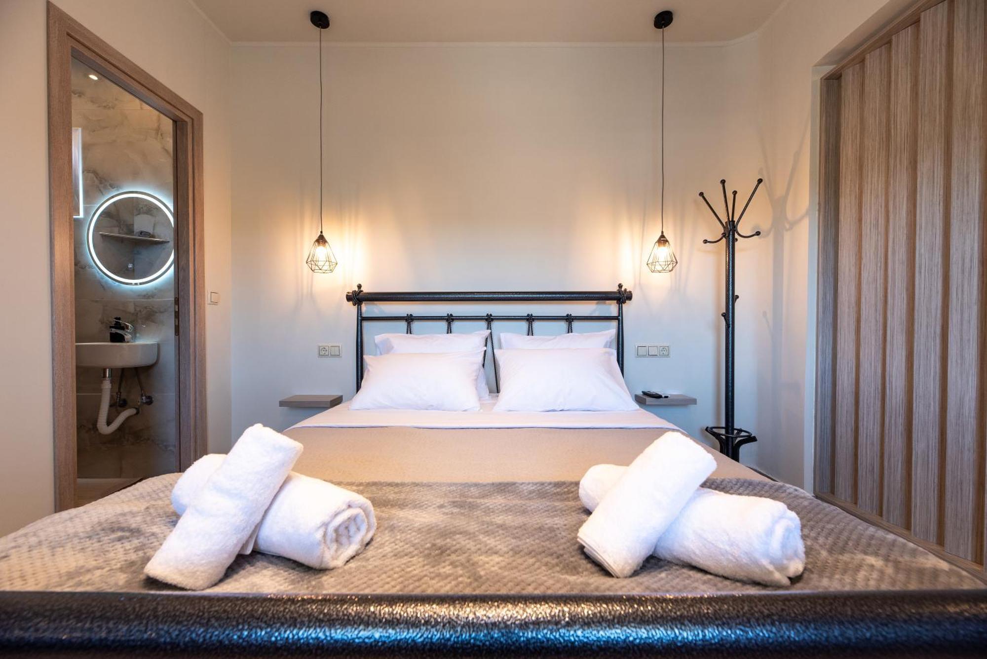 Demi'S Apartments Near Athen'S Airport アルテミダ エクステリア 写真