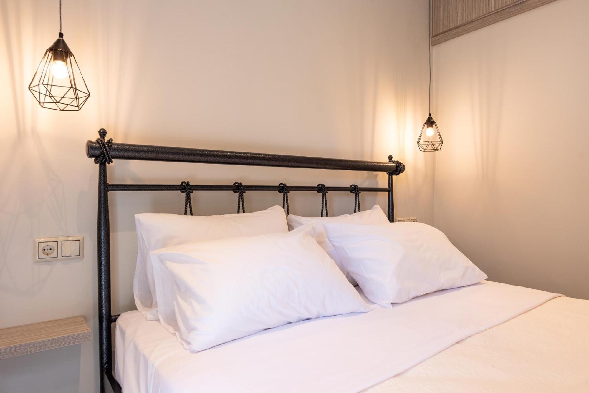 Demi'S Apartments Near Athen'S Airport アルテミダ エクステリア 写真