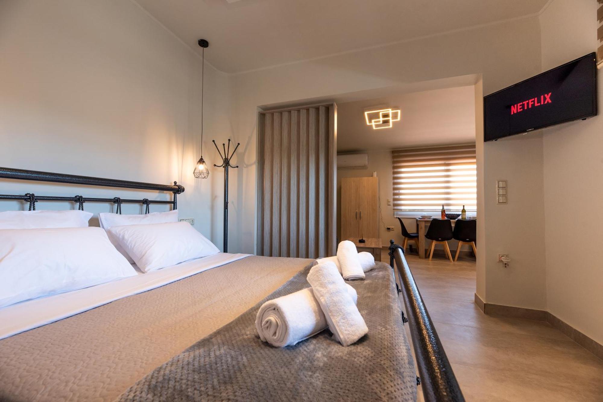 Demi'S Apartments Near Athen'S Airport アルテミダ エクステリア 写真