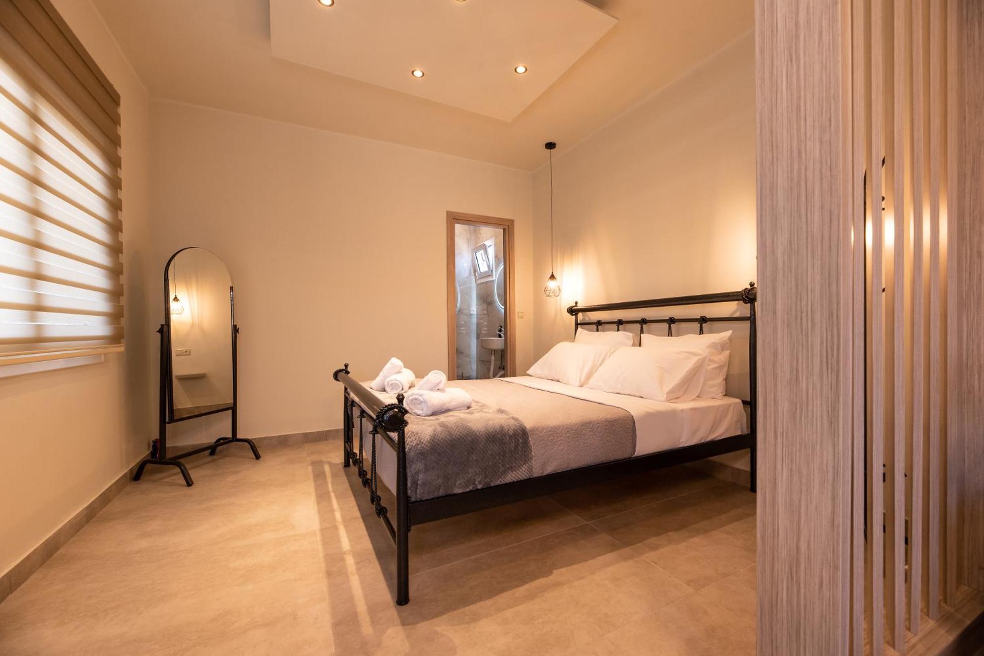 Demi'S Apartments Near Athen'S Airport アルテミダ エクステリア 写真