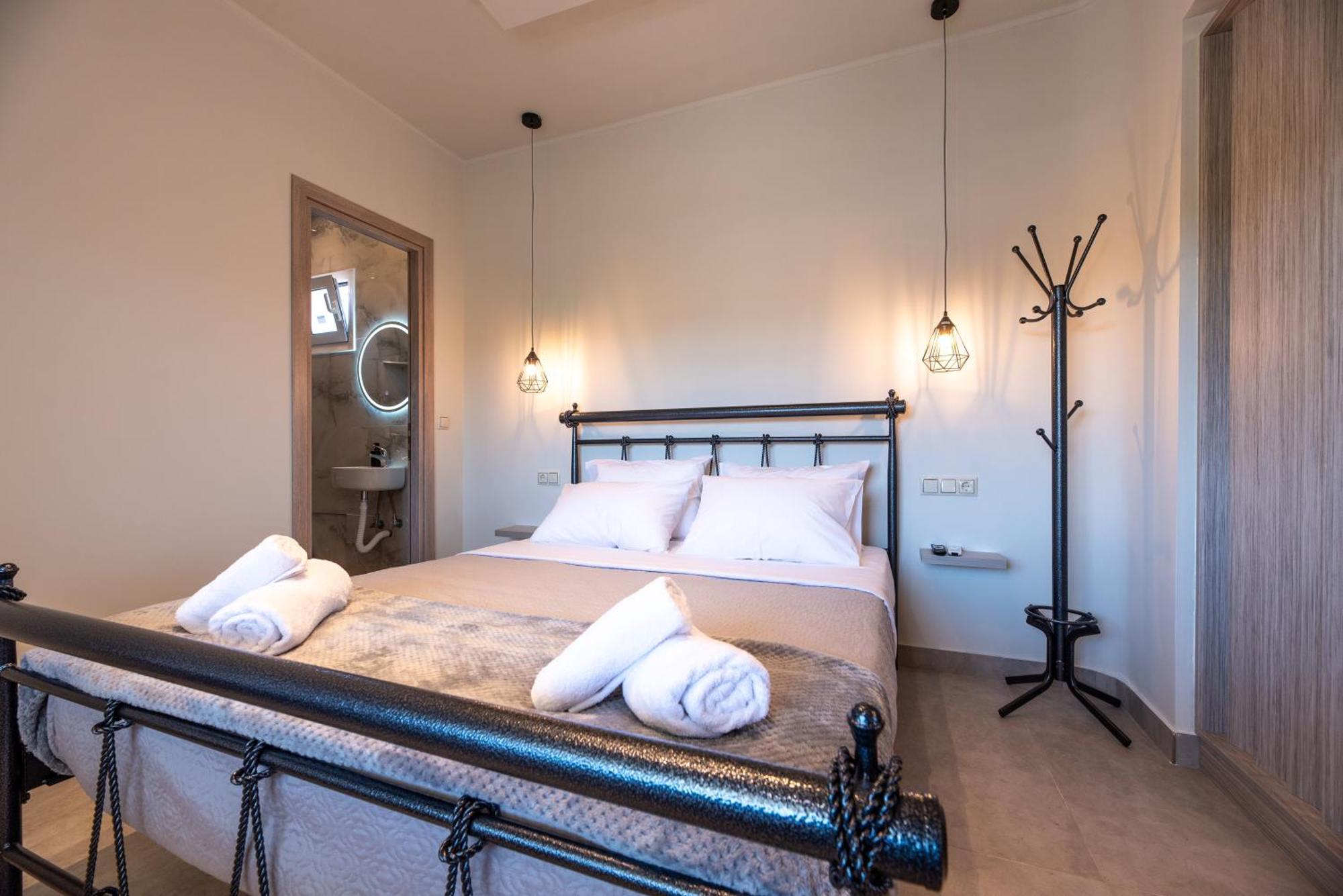 Demi'S Apartments Near Athen'S Airport アルテミダ エクステリア 写真